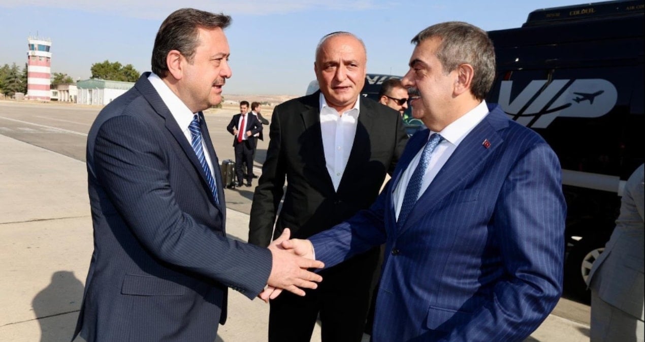 laik egitimi hedef alan bakana chpli vekilden karsilama ES4qYaGb