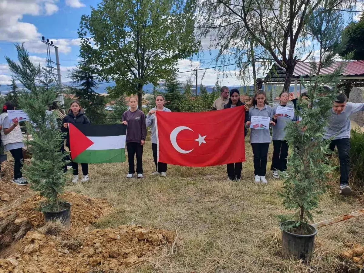 akharim ortaokulundan gazze icin baris bahcesi R2ilWOzR