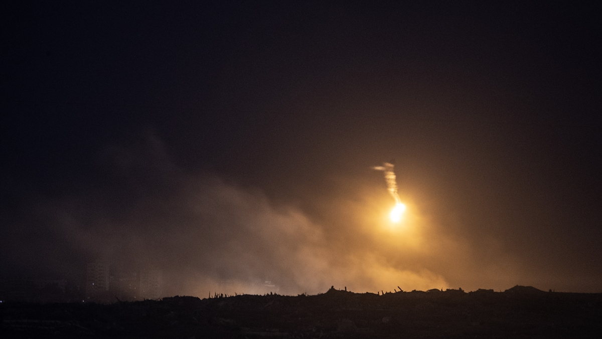 israilin gazzeye saldirilarinda olu sayisi en az 30a yukseldi btQlQ6Cu.jpg