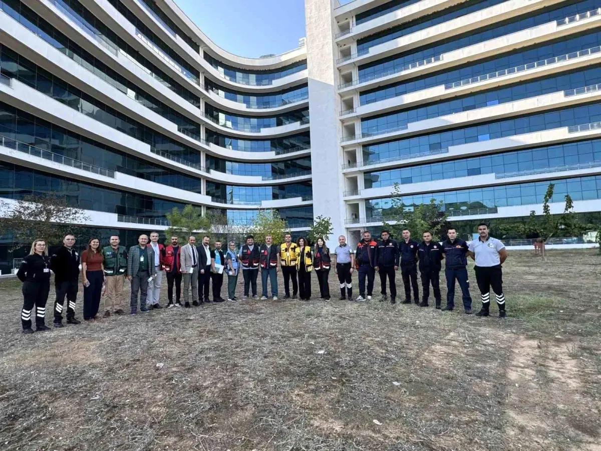 mugla egitim ve arastirma hastanesi afet tatbikatini basariyla tamamladi 5mCI8sOI