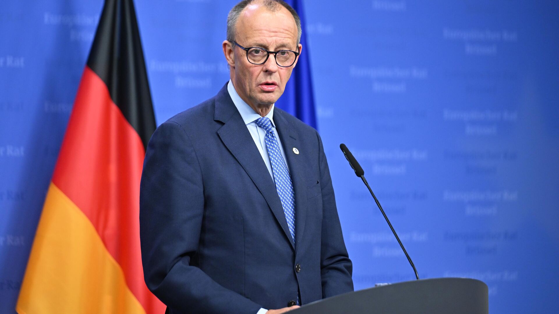 almanya basbakani merz suriyelilerin evine donmesini istiyor Al88kTzf.jpg