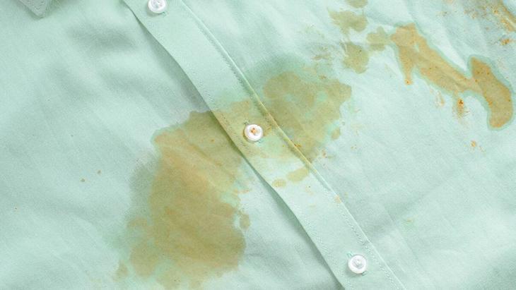 zeytinyagi lekesini uste cikariyor 1 kasik bebek pudrasi yeter yoksa nisasta kullanin M6Q75KAd.jpg