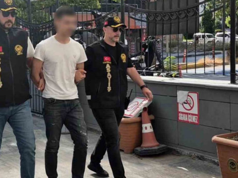 Pompali tufek ile 1 cocuk 3 kisiyi vurdu eskisehirde kavga kanli bitti MddpONH6